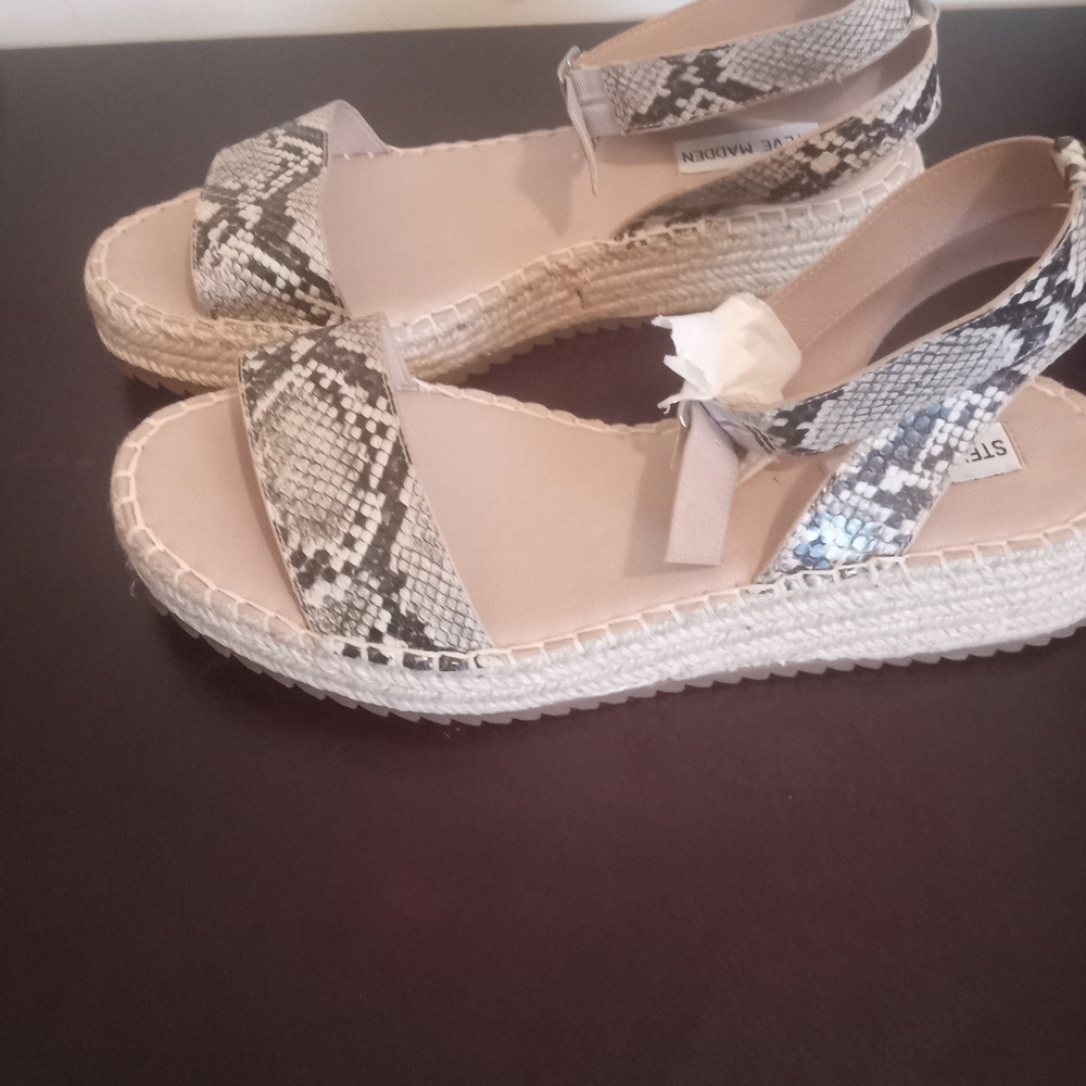 Sandals - Picture 2 of 2